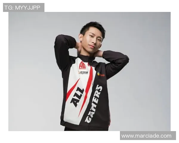 梦泪再现绿茵传奇荣耀诠释坚持与梦想的足球人生