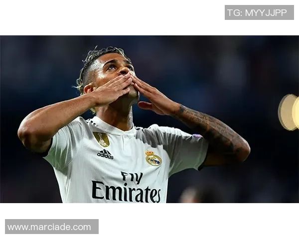 足球35号球衣的传奇球星背后的故事与成就分析